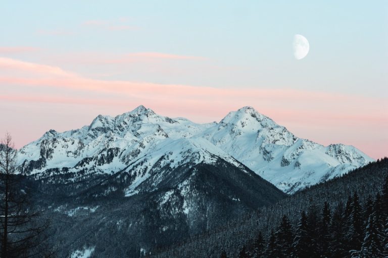 snowy mountain 1287145.jpg
